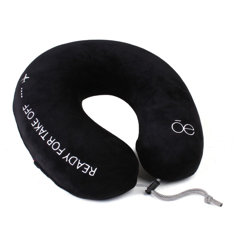 Almohada-de-Viaje-Erg�nomica-en-Color-Negro-|-Cloe