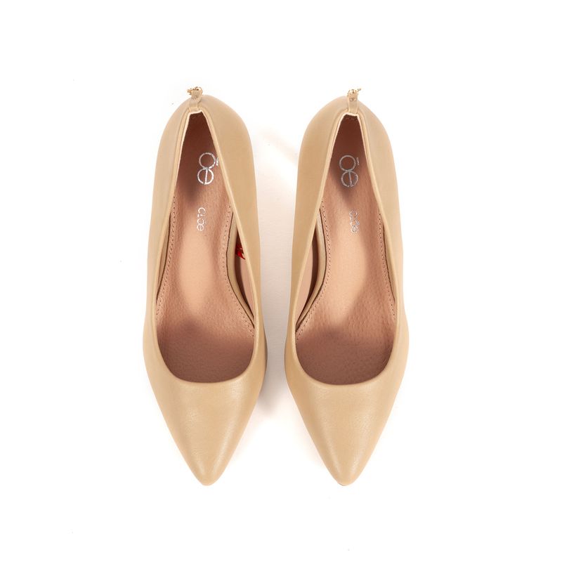 Zapatilla-Puntal-Basica-con-Colgante-en-Talon-en-Color-Beige-|-Cloe
