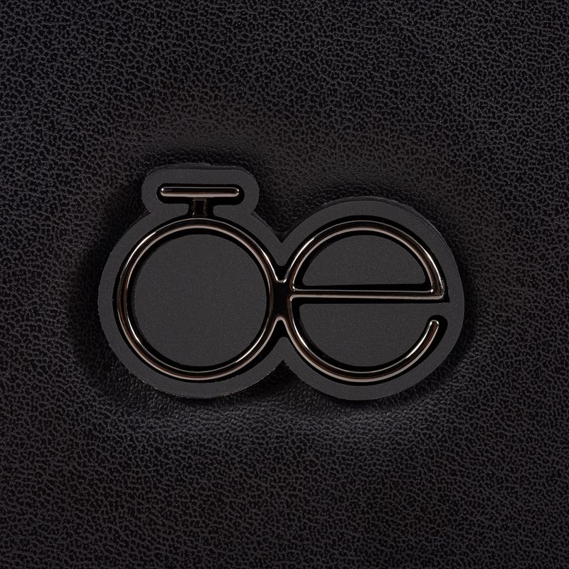 Porta-Pasaporte-en-Color-Negro-|-Cloe