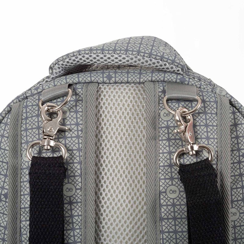 Pañalera-tipo-Mochila-en-Color-Gris-en-Color-Gris-|-Cloe