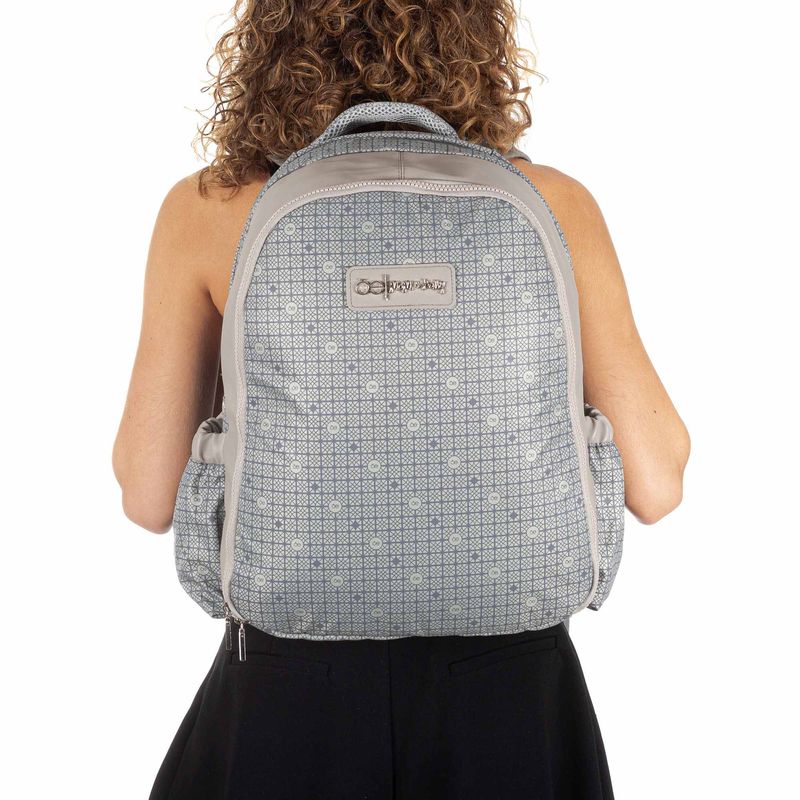 Pañalera-tipo-Mochila-en-Color-Gris-en-Color-Gris-|-Cloe