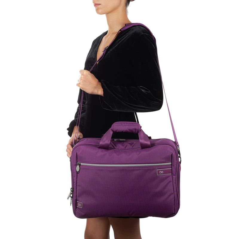 Porta-Laptop-Textil-de-15--en-Color-Morado-|-Cloe