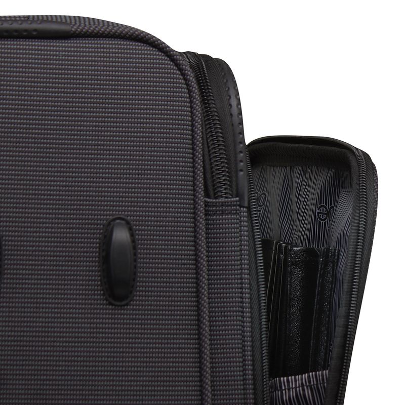 Maleta-Vertical-20--Logo-en-realce-en-Color-Negro-|-Cloe