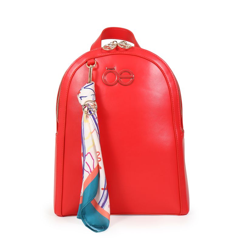 Look con Mascada color Rojo en | Backpacks | Cloe - MX