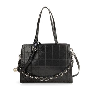 Bolsa Satchel Grande Detalle Cadena color Negro