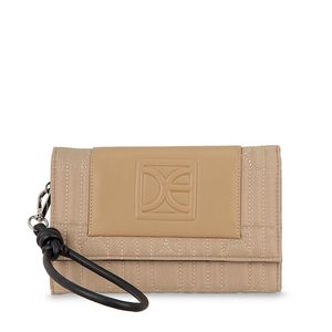 Cartera Flap Grande Textil Con Maneral Color Camel