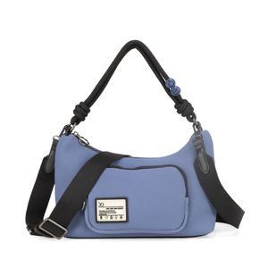 Bolsa Hobo Mediana Con Charm Color Azul