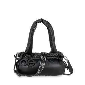 Lady Bag Mediana Con Charm Color Negro