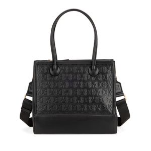 Bolsa Satchel Mediana Monograma Troquelado Color Negro