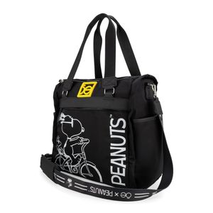 Pañalera Tote Nylon Peanuts x Oe color Negro