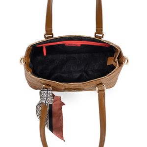 Bolsa Satchel Mediana Con Mascada Color Camel